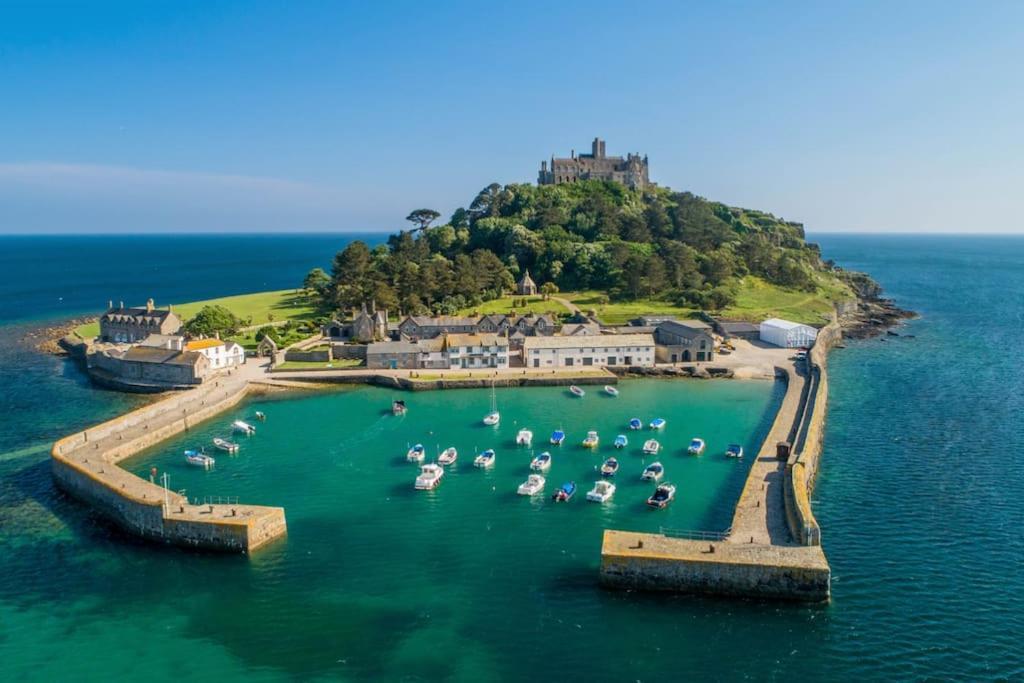 Bright 2 Bedroom Apartment Near Seafront Central Penzance Exterior photo